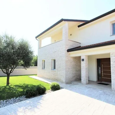 Villa Alex Exclusive With Pool Porec